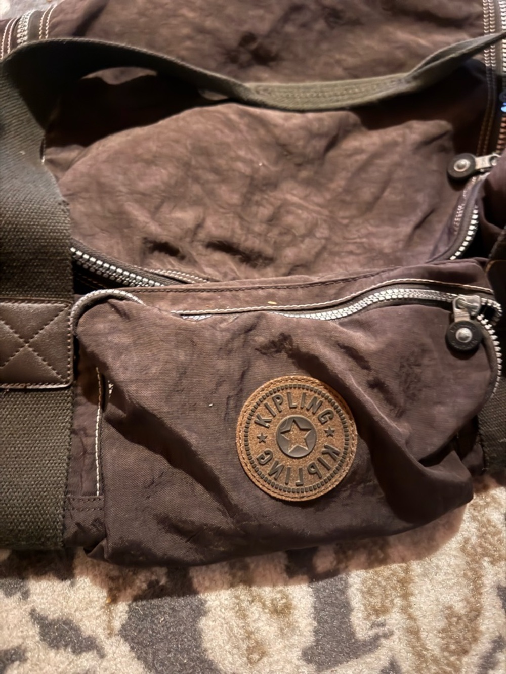 Vintage Kipling Brown 24 inch Travel Duffel Bag with Zip Pockets